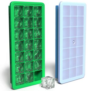 Vremi Silicone Ice Cube Tray with Plastic Lid